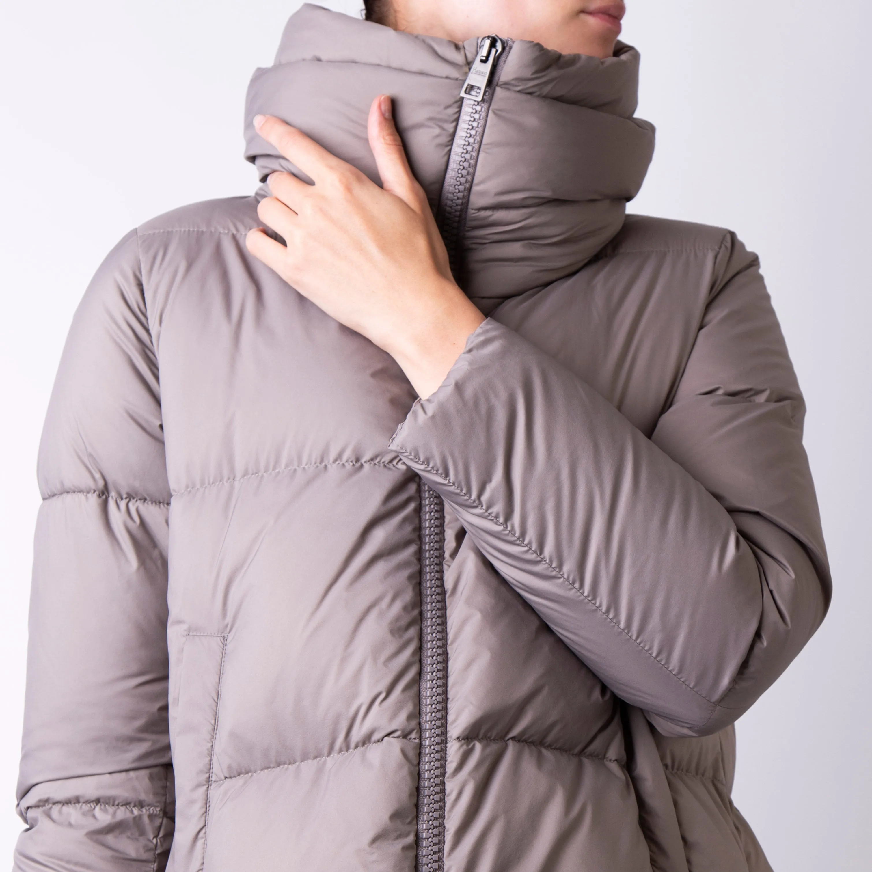 HERNO DOWN JACKET PI001959D 12456Z 2600 BEIGE